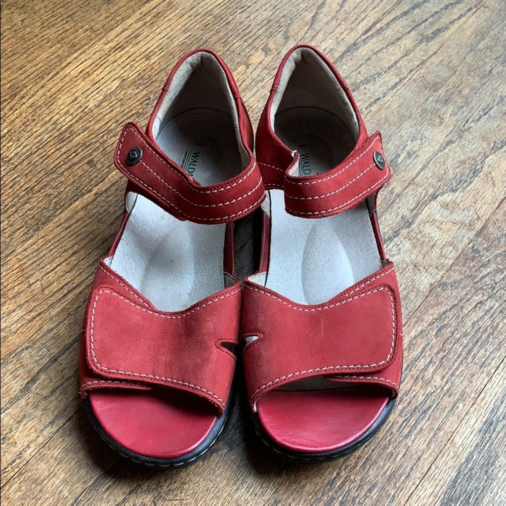 Hilena Velcro Sandal Red Nubuck